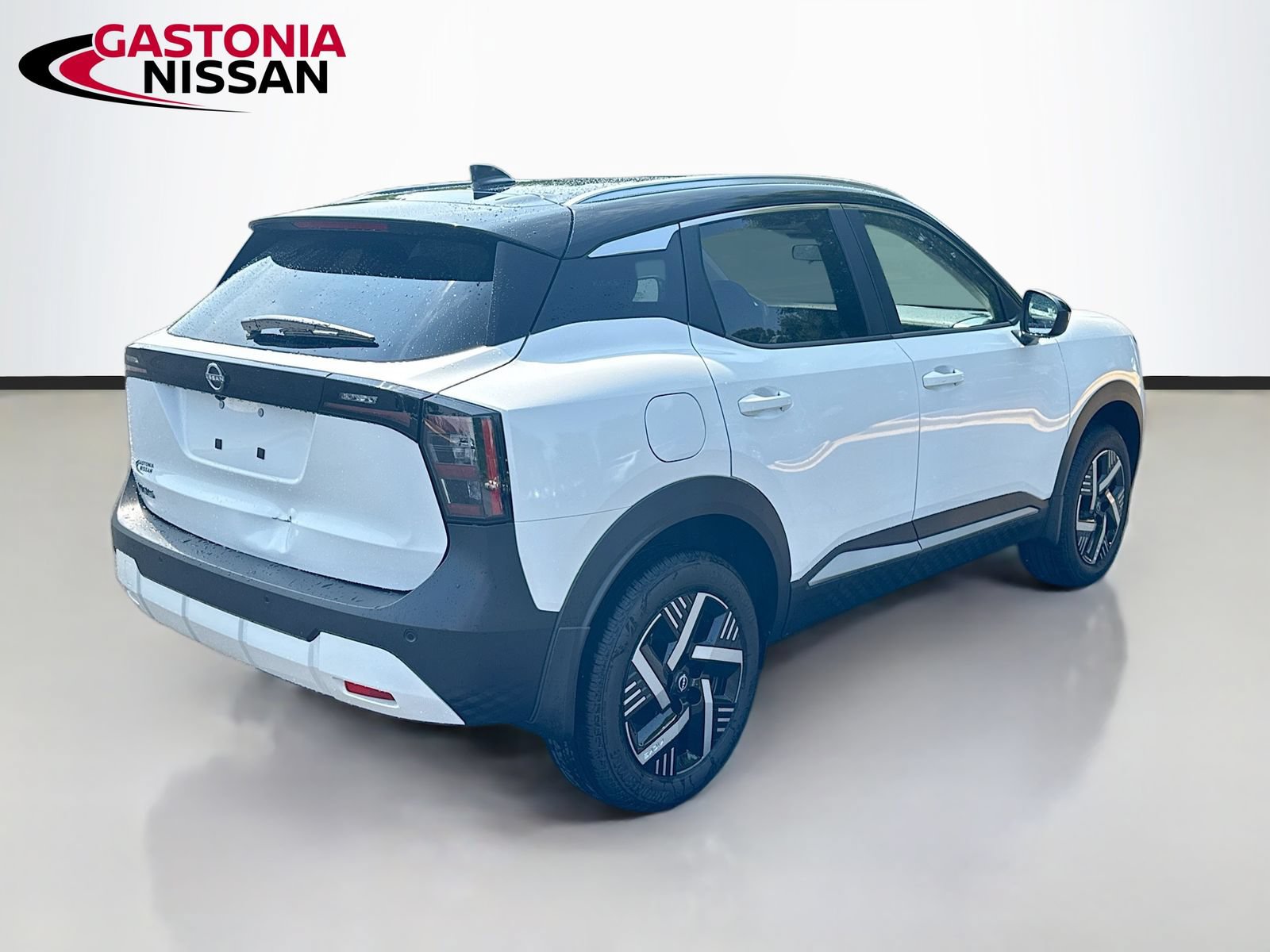 Used 2026 Nissan Kicks SV FWD image 9