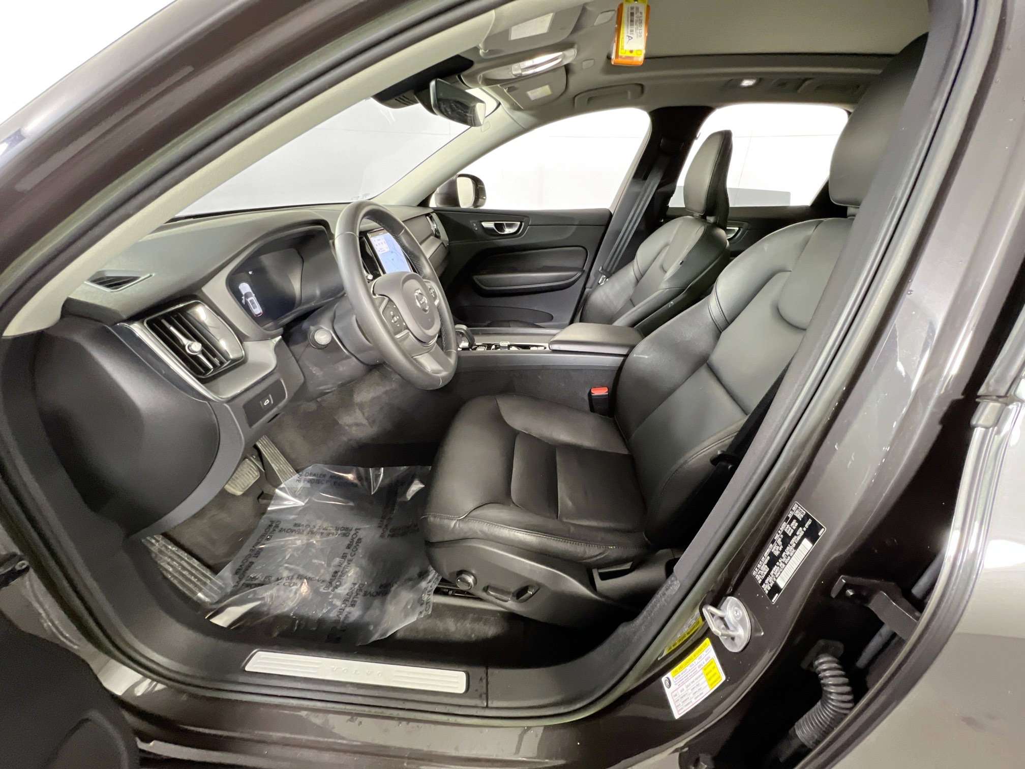 Used 2023 Volvo XC60 B5 Core w/ Protection Package Premier image 20