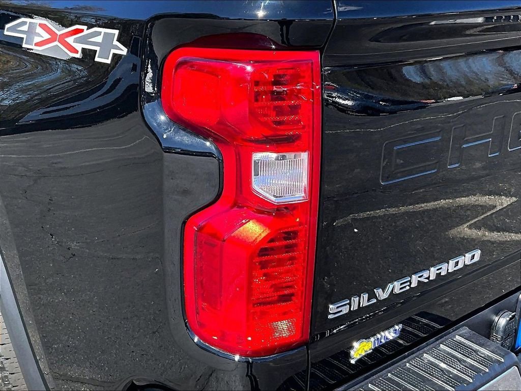 Used 2025 Chevrolet Silverado 2500 LT w/ Convenience Package AWD/4WD image 34