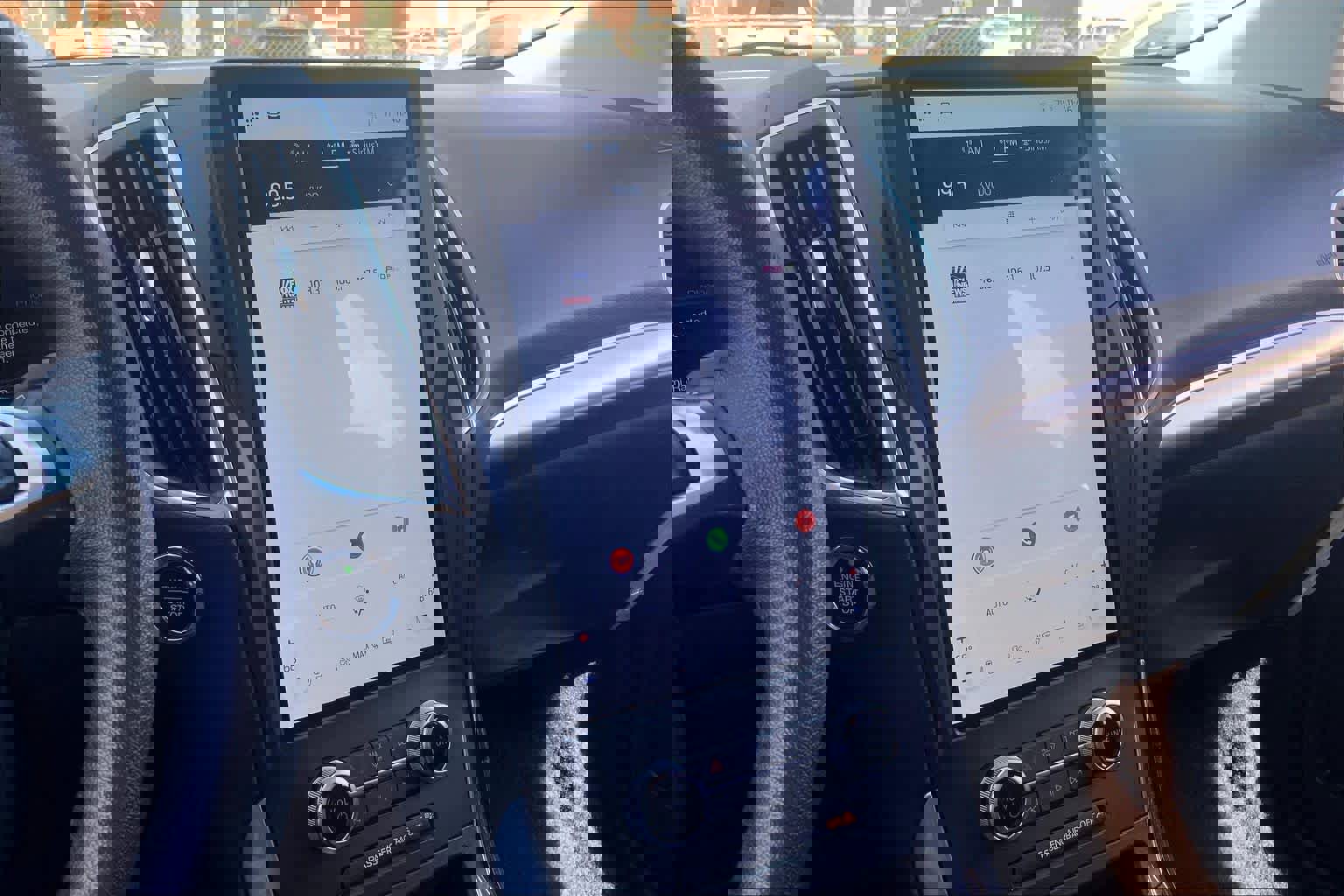 Used 2024 Ford Edge Titanium image 7