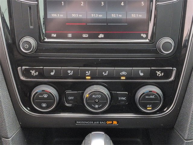 Used 2017 Volkswagen Passat 1.8T R-Line image 9