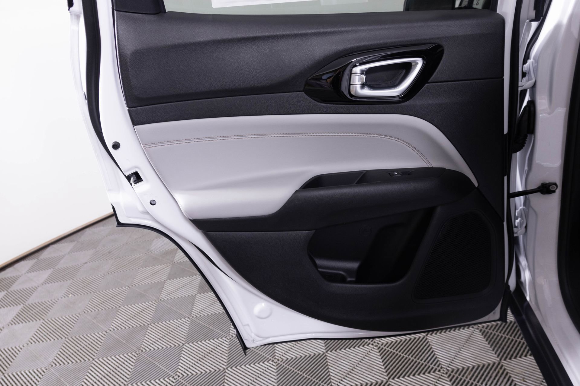 New 2026 Jeep Compass Limited image 26
