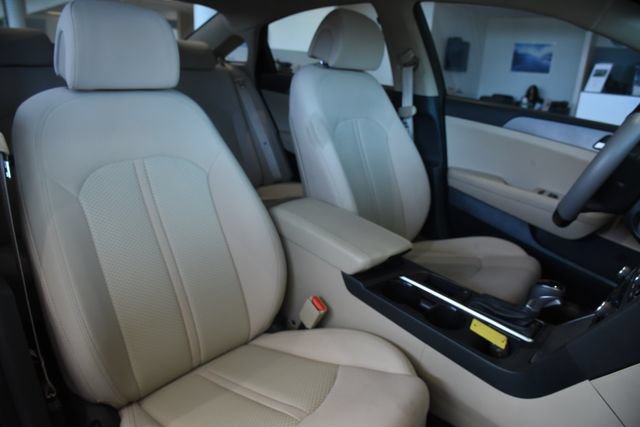 Used 2017 Hyundai Sonata SE FWD image 18