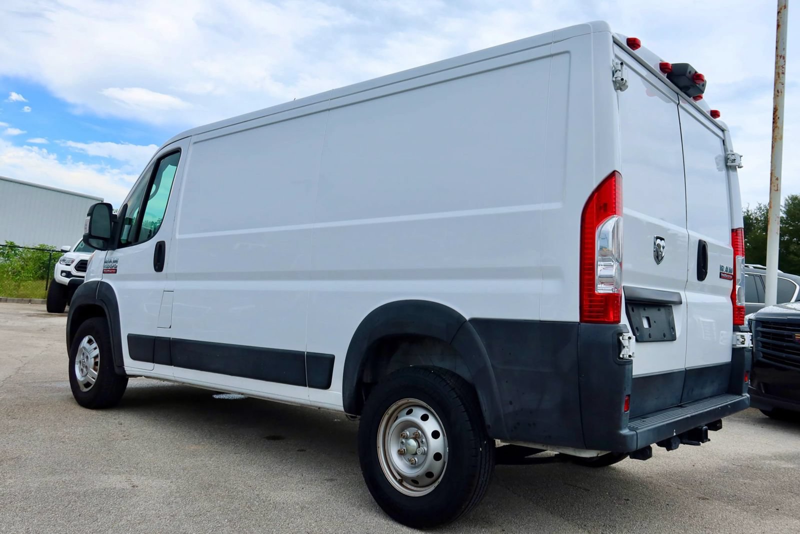 Used 2021 RAM ProMaster 1500 w/ Convenience Group FWD image 4