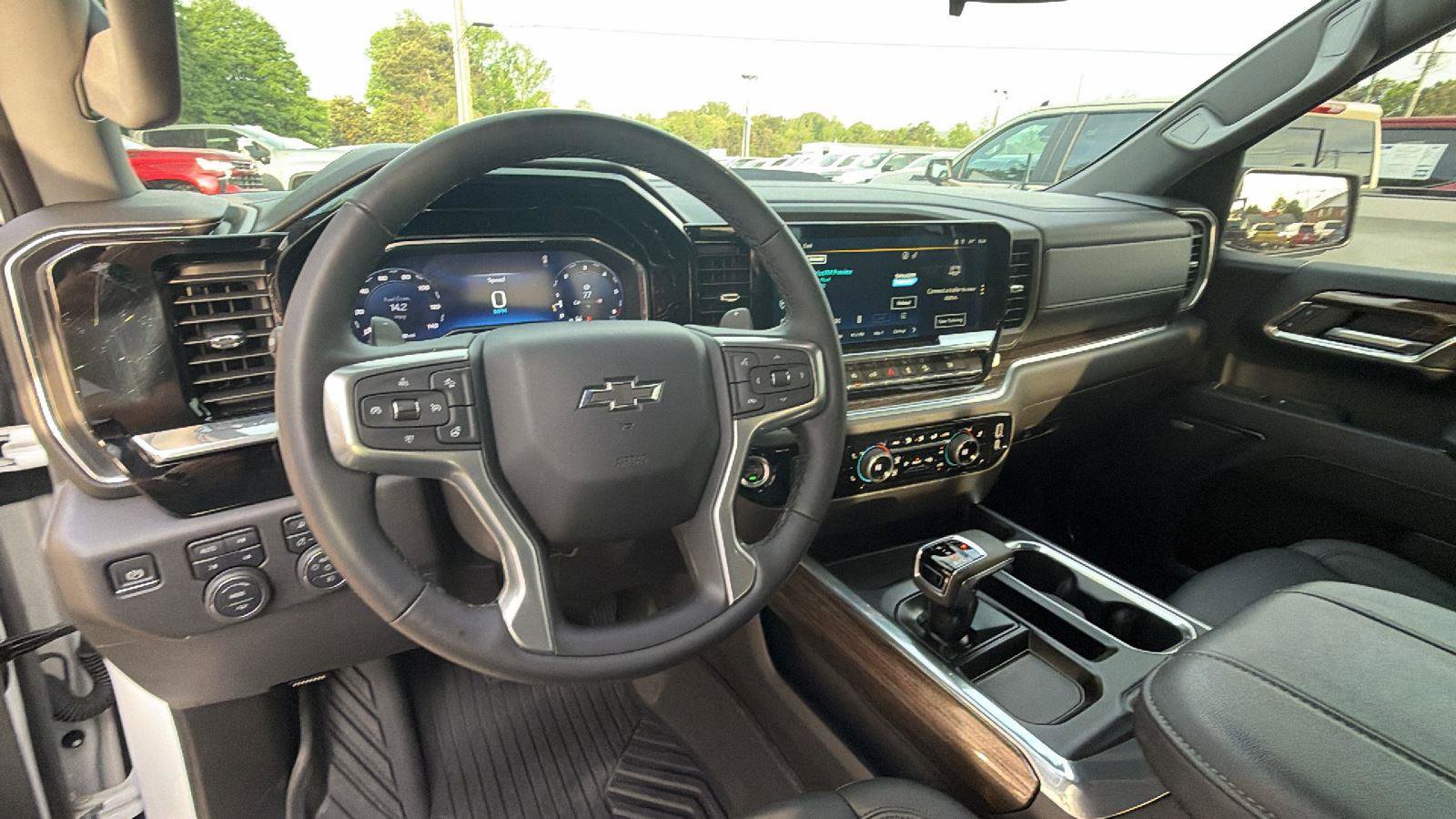 Used 2024 Chevrolet Silverado 1500 LT Trail Boss w/ Convenience Package II AWD/4WD image 21