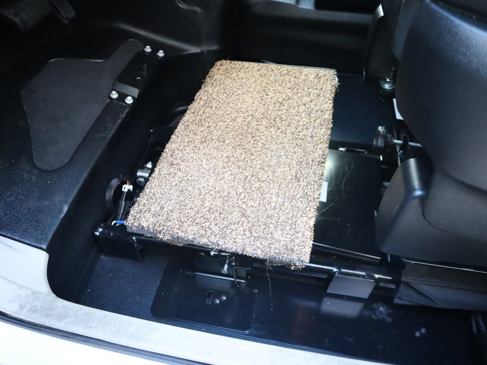 Used 2017 Dodge Grand Caravan SXT w/ Rear Park Assist Package image 36