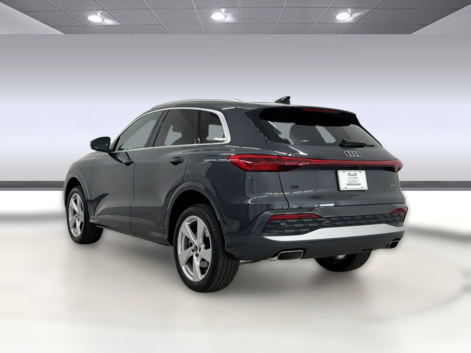 Used 2025 Audi Q5 Premium Plus w/ Premium Plus AWD/4WD image 3