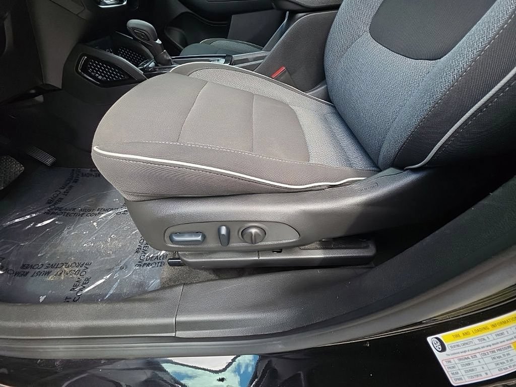Used 2023 Chevrolet TrailBlazer LT FWD image 34