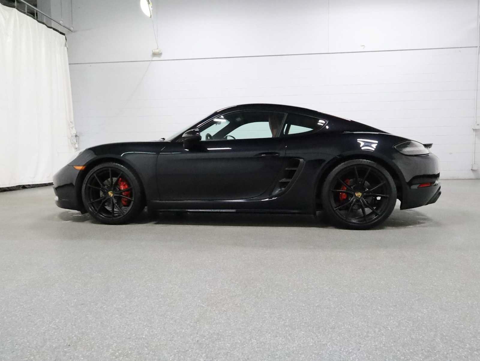 Used 2019 Porsche 718 Cayman GTS RWD image 2