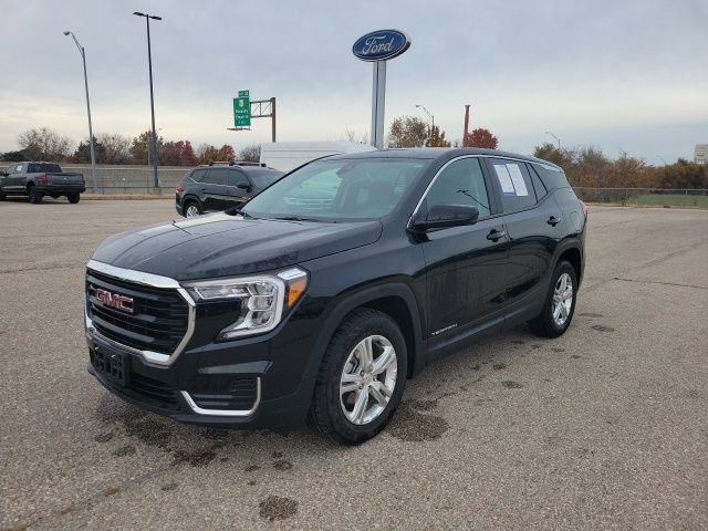 Used 2024 GMC Terrain SLE image 15