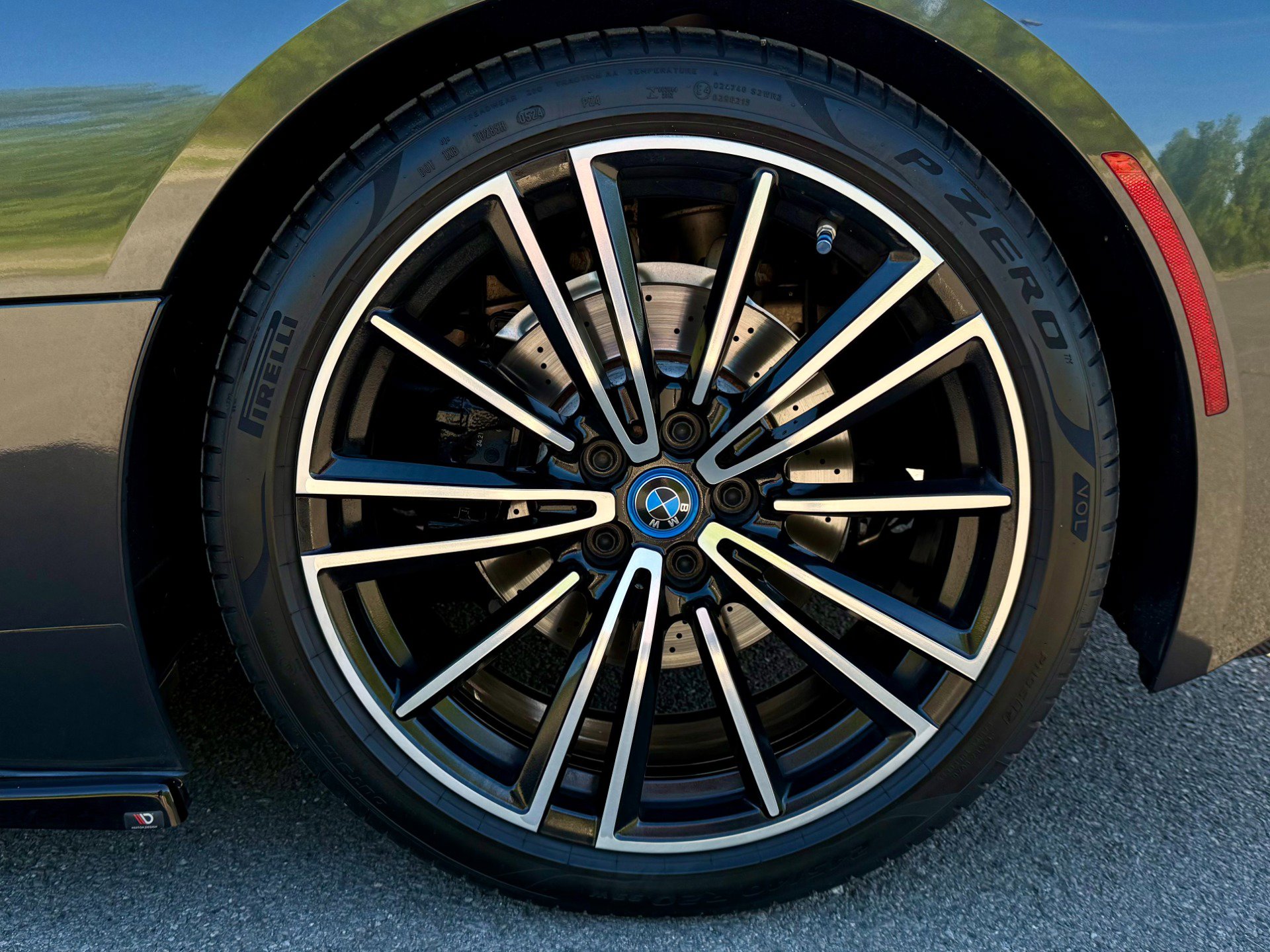 Used 2019 BMW i8 Coupe AWD/4WD image 41