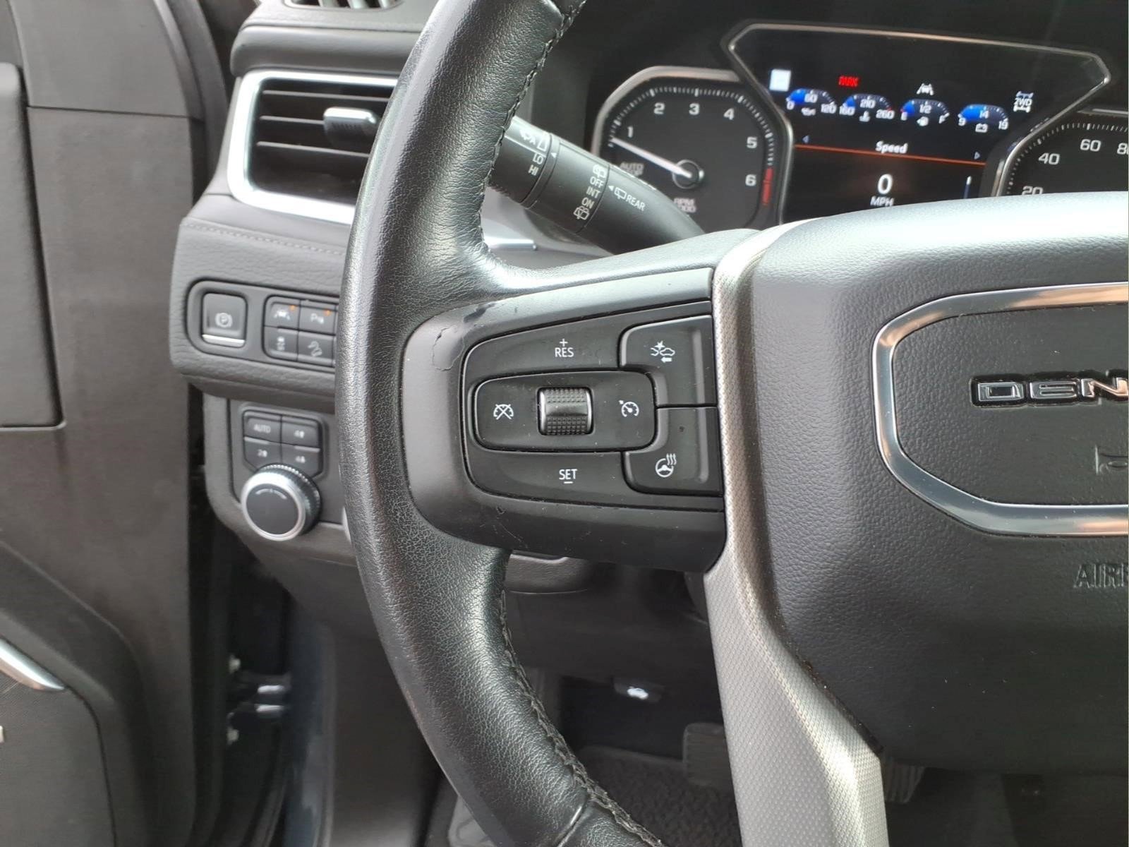 Used 2021 GMC Yukon XL Denali AWD/4WD image 21