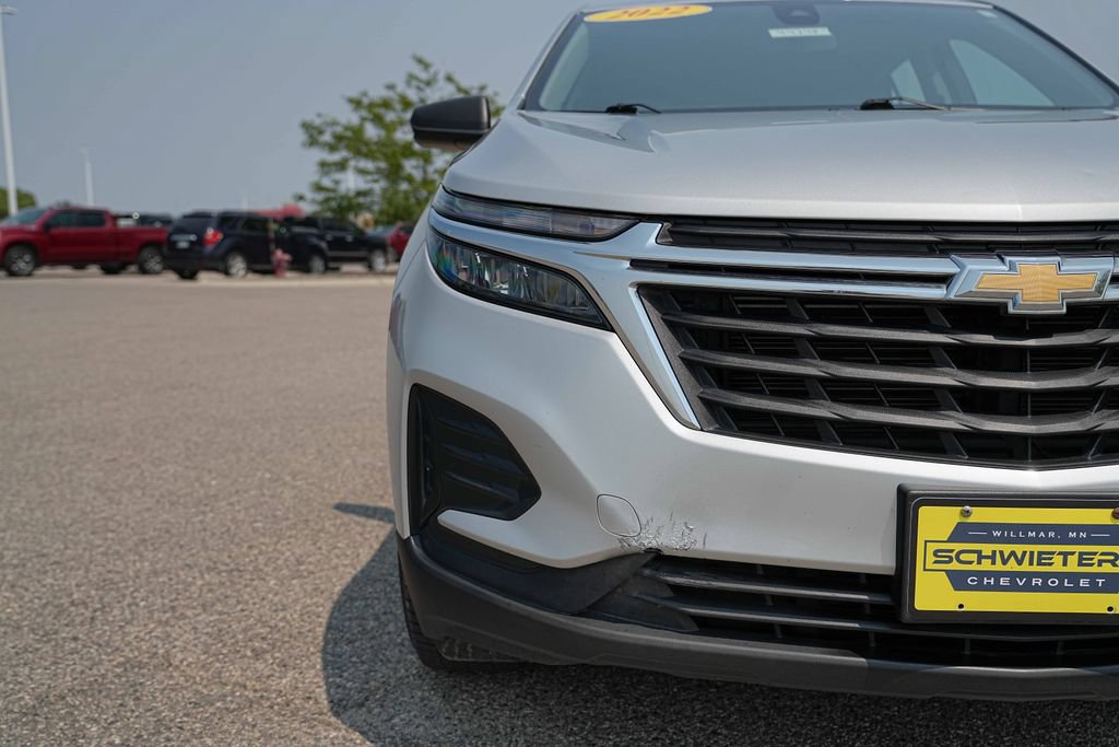 Used 2022 Chevrolet Equinox LS AWD/4WD image 3