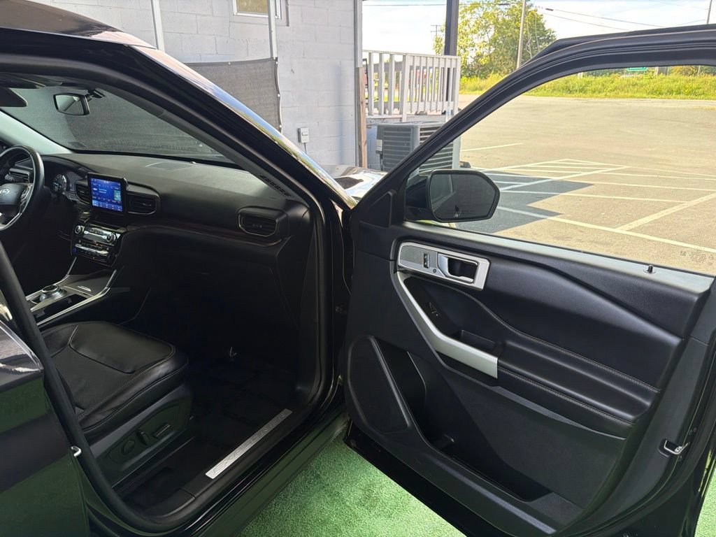 Used 2021 Ford Explorer Limited AWD/4WD image 36