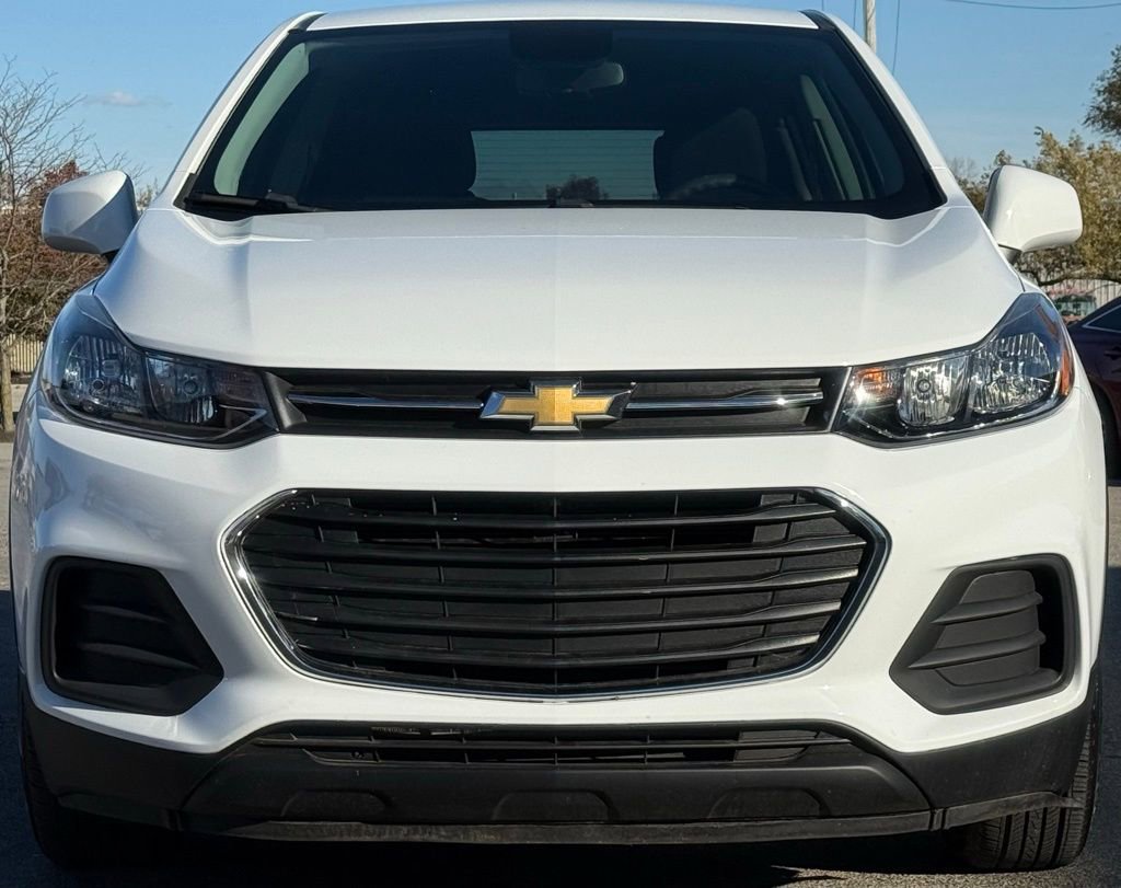 Used 2020 Chevrolet Trax LS w/ Tint and Cruise Package image 9
