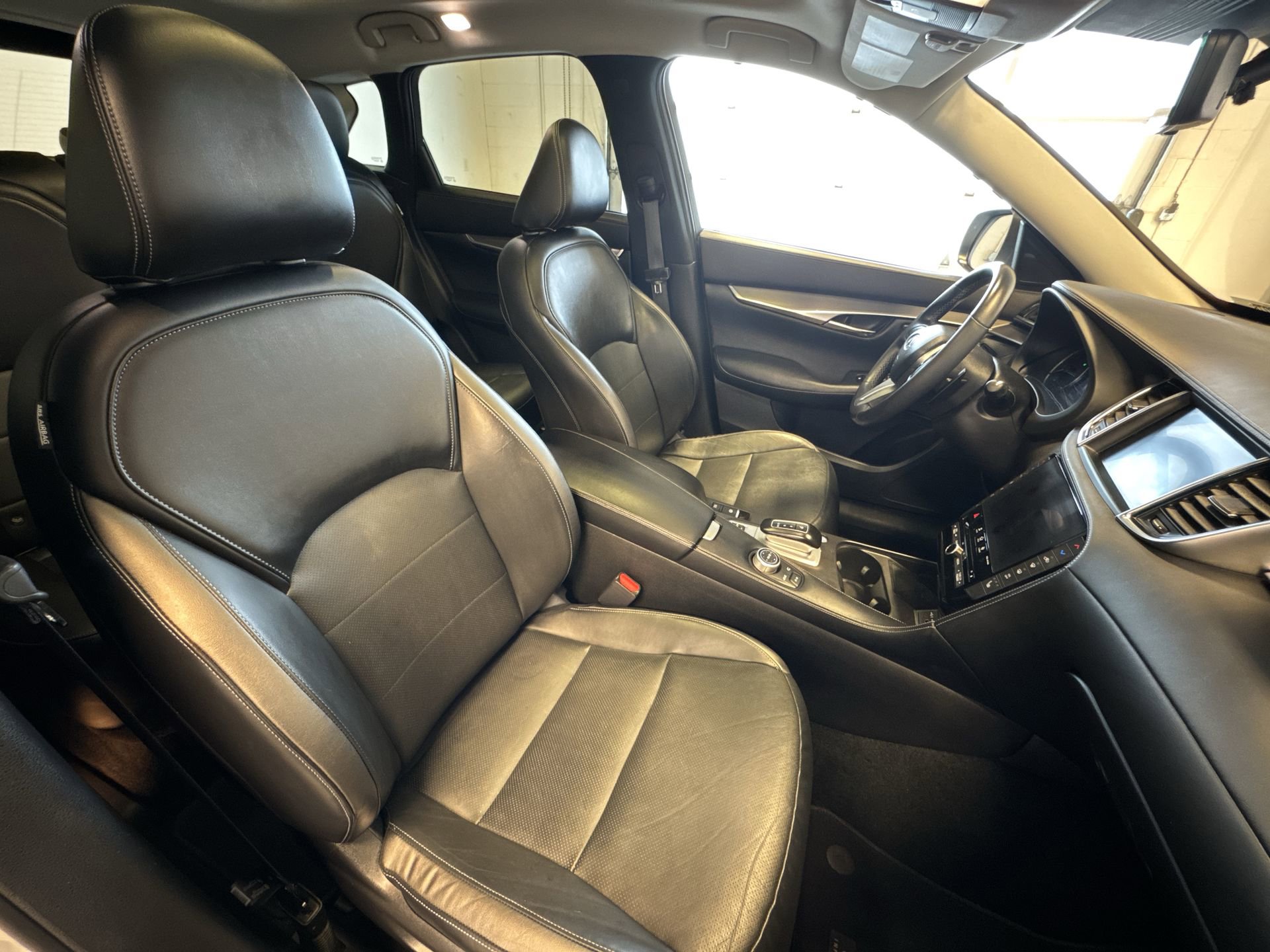 Certified 2023 INFINITI QX50 Luxe image 24