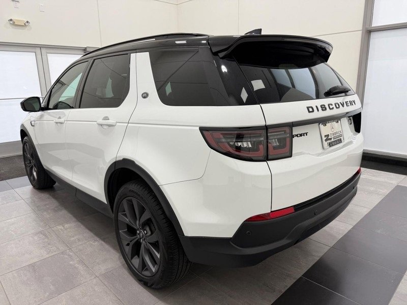 Used 2023 Land Rover Discovery Sport SE image 4
