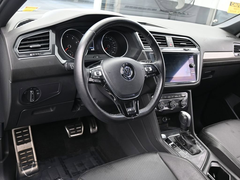 Used 2020 Volkswagen Tiguan SE R-Line image 13