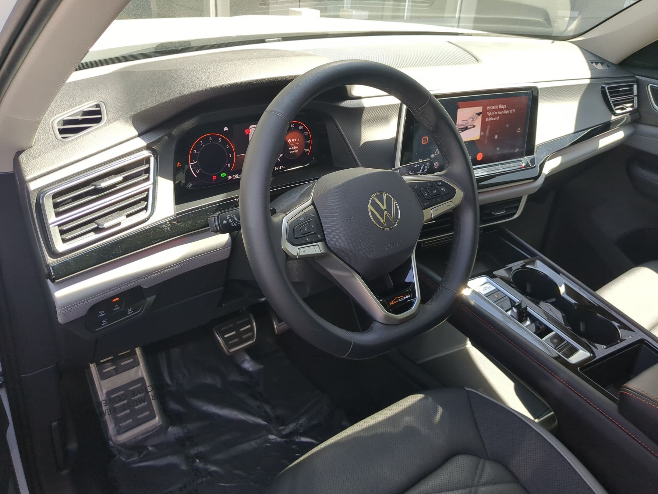 Used 2024 Volkswagen Atlas Peak Edition SE AWD/4WD image 15