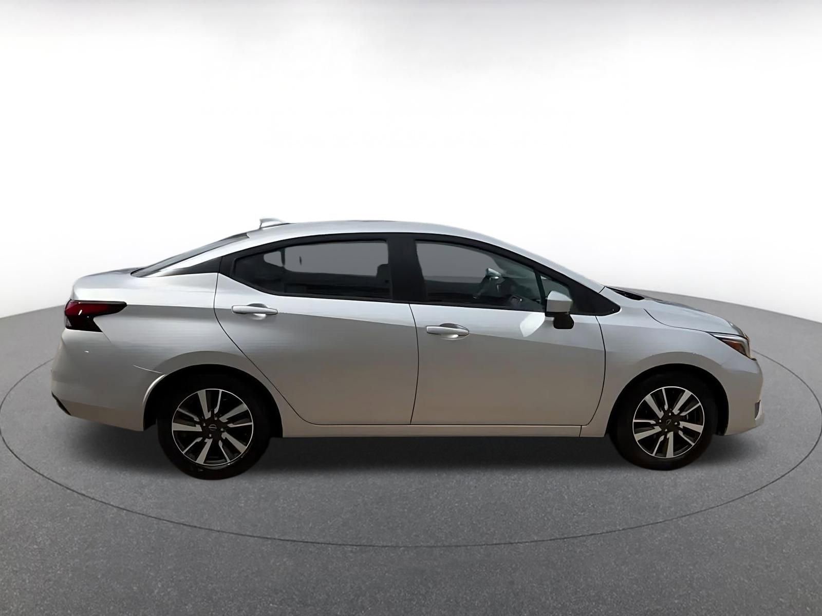 Used 2025 Nissan Versa SV image 16