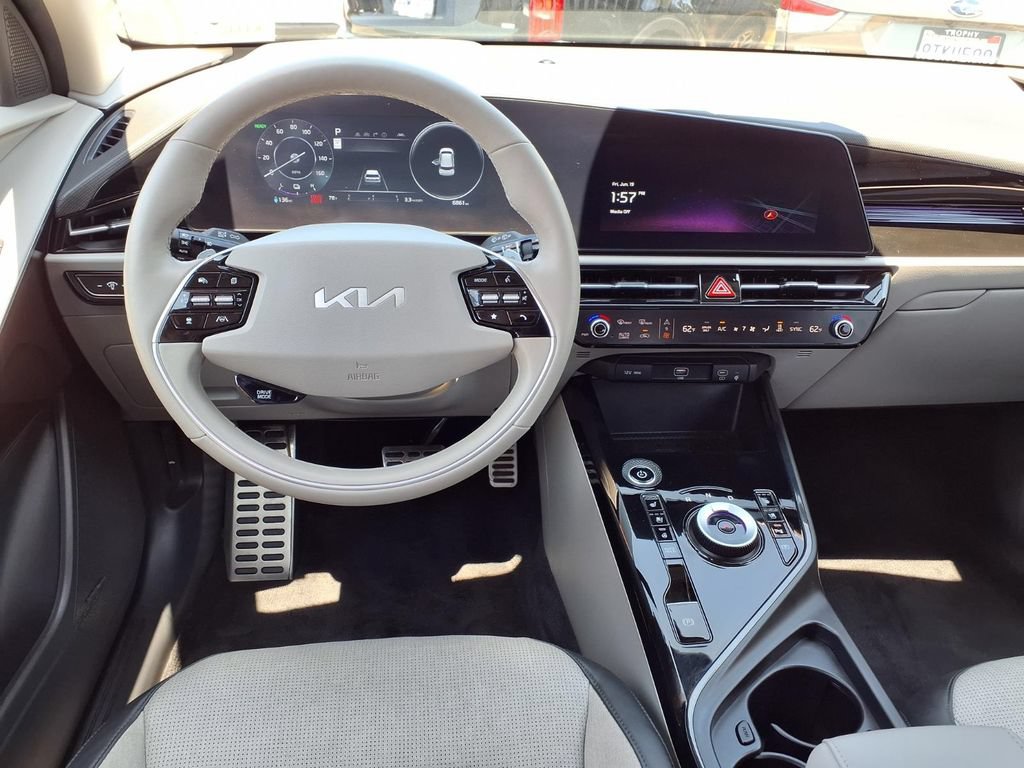 Certified 2024 Kia Niro Wave FWD image 9