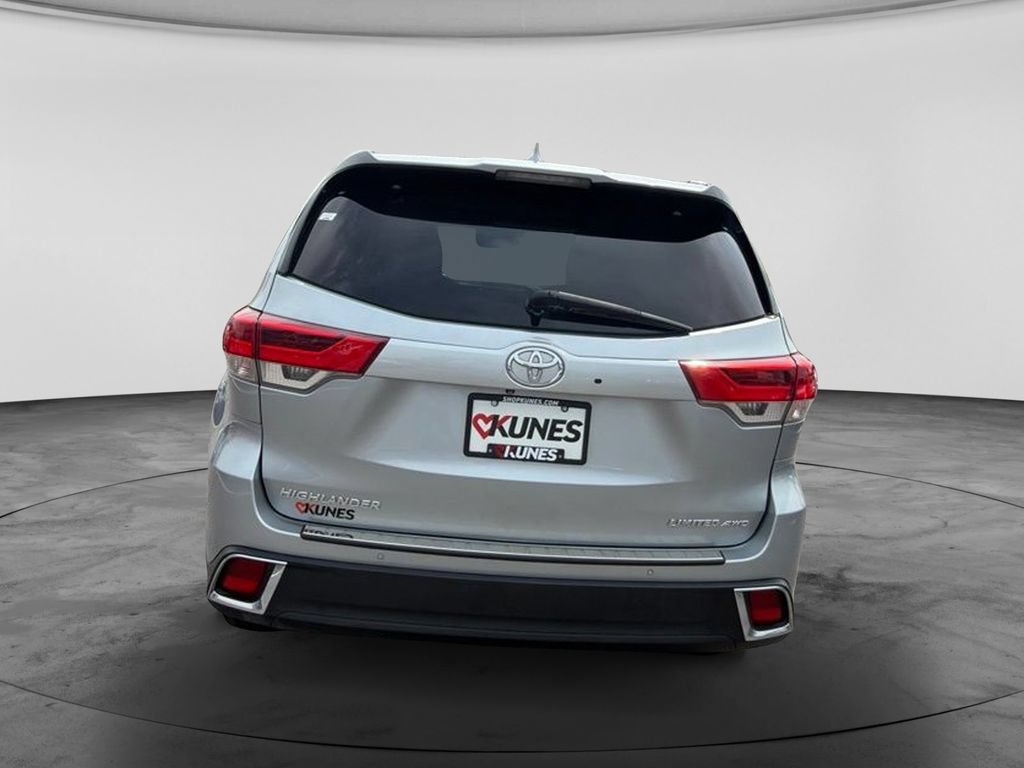 Used 2018 Toyota Highlander Limited Platinum AWD/4WD image 8