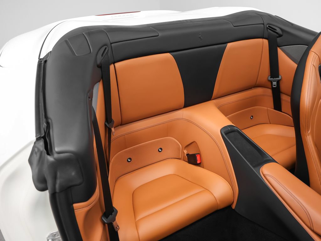 Certified 2019 Ferrari Portofino RWD image 21