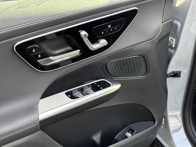 Used 2025 Mercedes-Benz GLC 300 4MATIC image 21