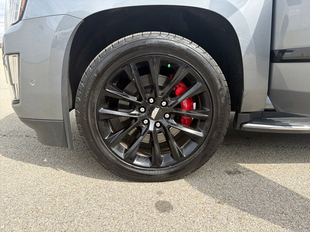 Used 2020 Cadillac Escalade Luxury w/ Escalade Sport Edition image 26