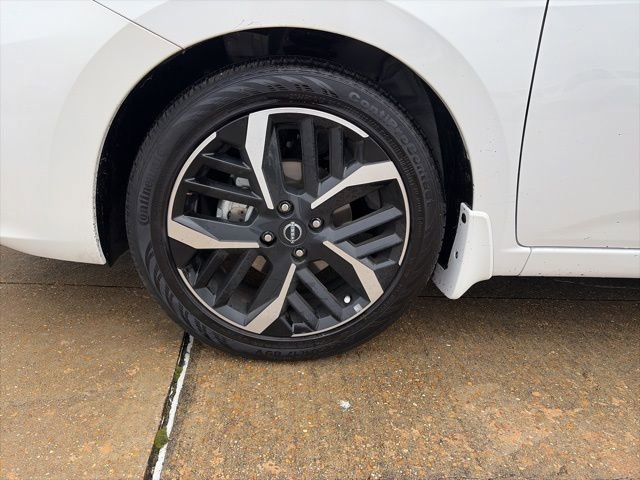 Certified 2025 Nissan Versa SR w/ Trunk Package image 8