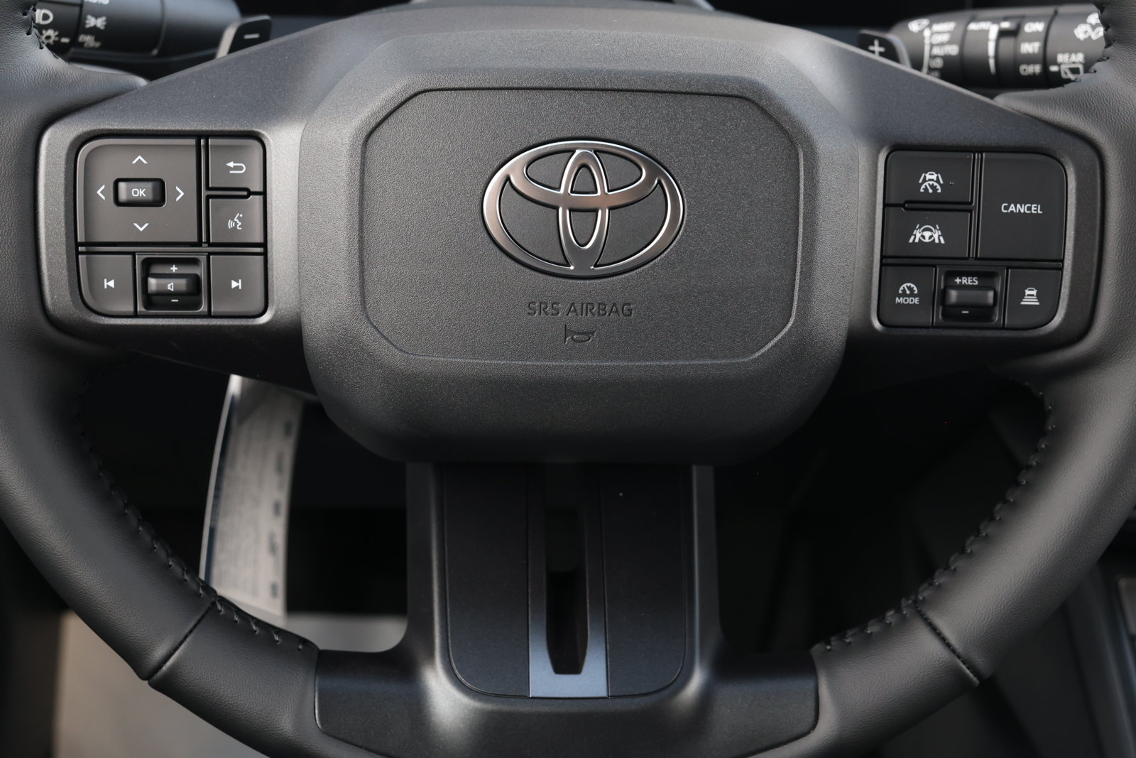 New 2026 Toyota RAV4 XSE w/ Panoramic Sun Roof Package AWD/4WD image 18
