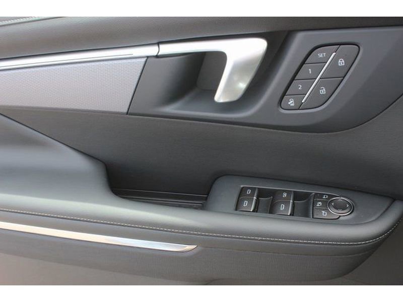 New 2026 Buick Enclave Sport Touring w/ Power Package image 18