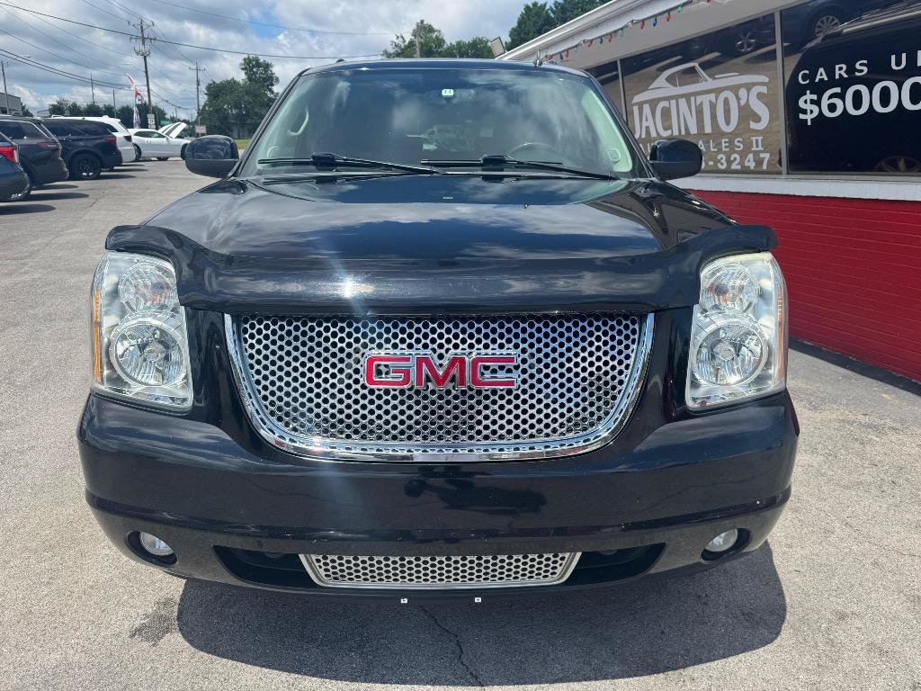 Used 2013 GMC Yukon XL Denali RWD image 2