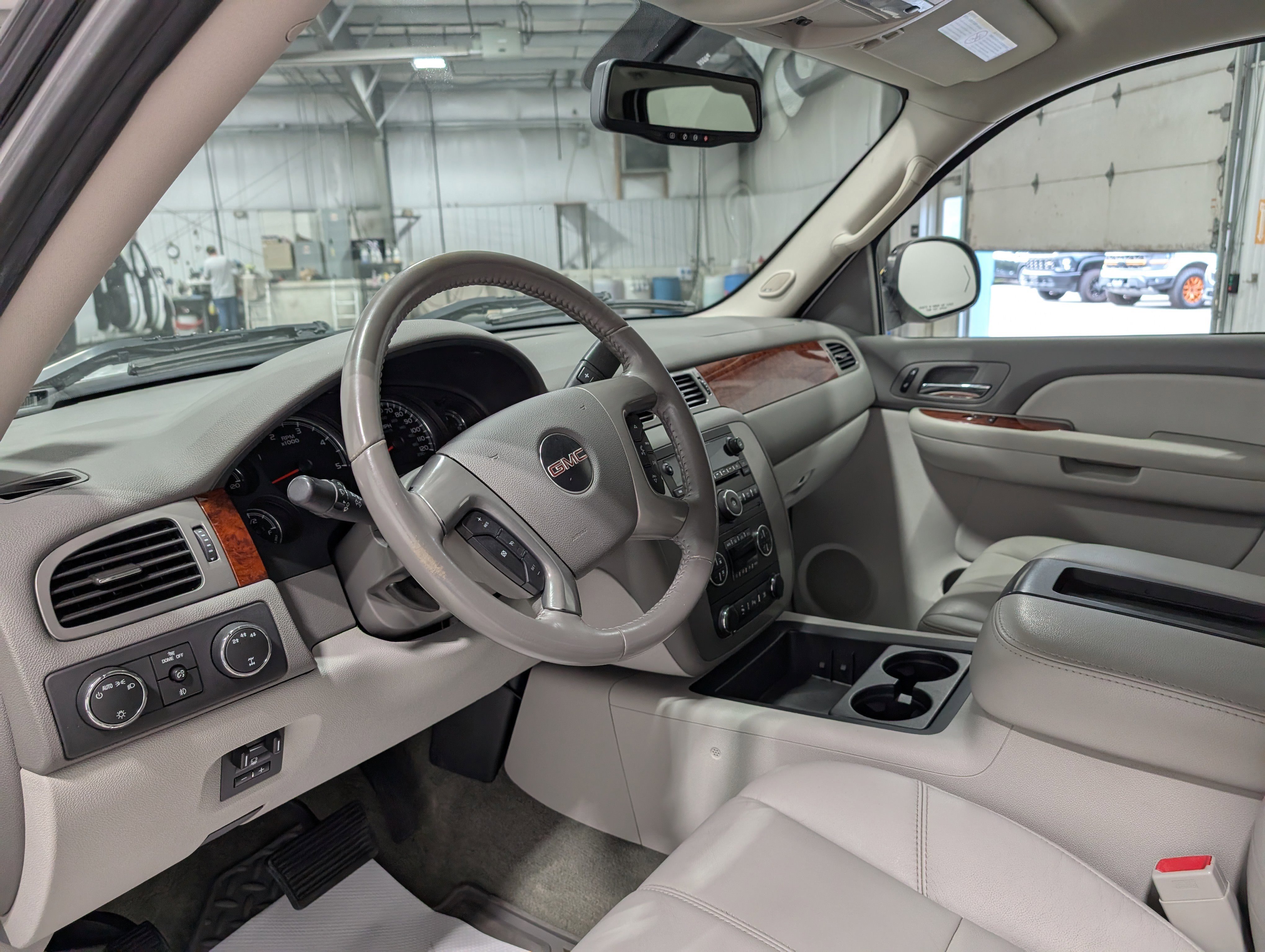 Used 2009 GMC Sierra 2500 SLT w/ SLT Convenience Package image 18