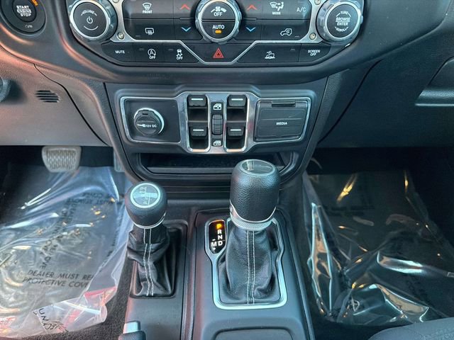 Used 2023 Jeep Gladiator Overland image 25