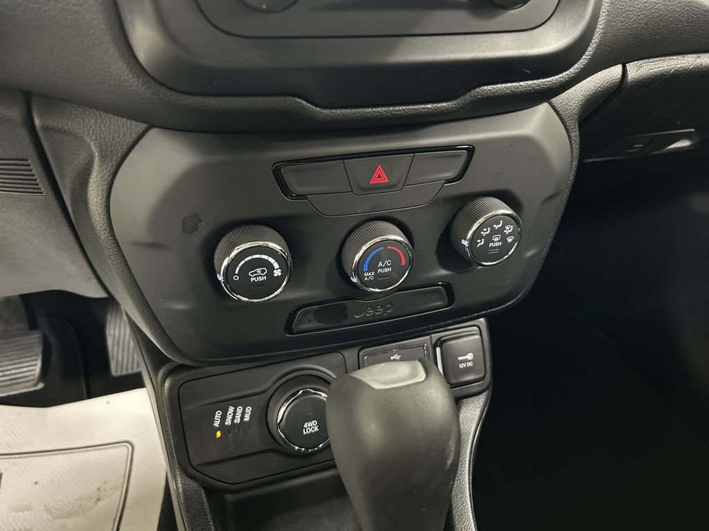Used 2019 Jeep Renegade Sport w/ Sport Appearance Group AWD/4WD image 16