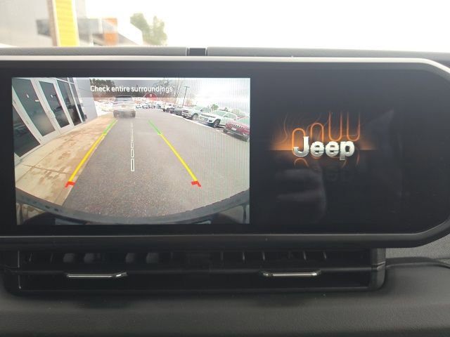 Used 2025 Jeep Wrangler Unlimited Sahara image 21