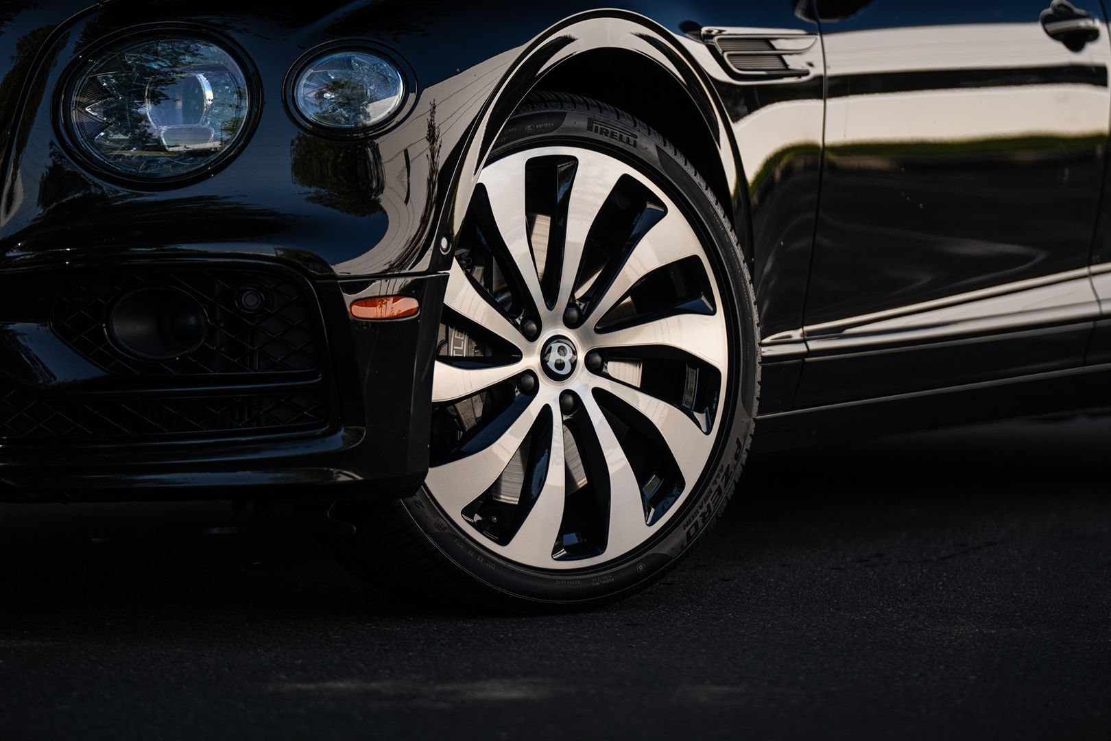 Used 2021 Bentley Flying Spur V8 AWD/4WD image 7