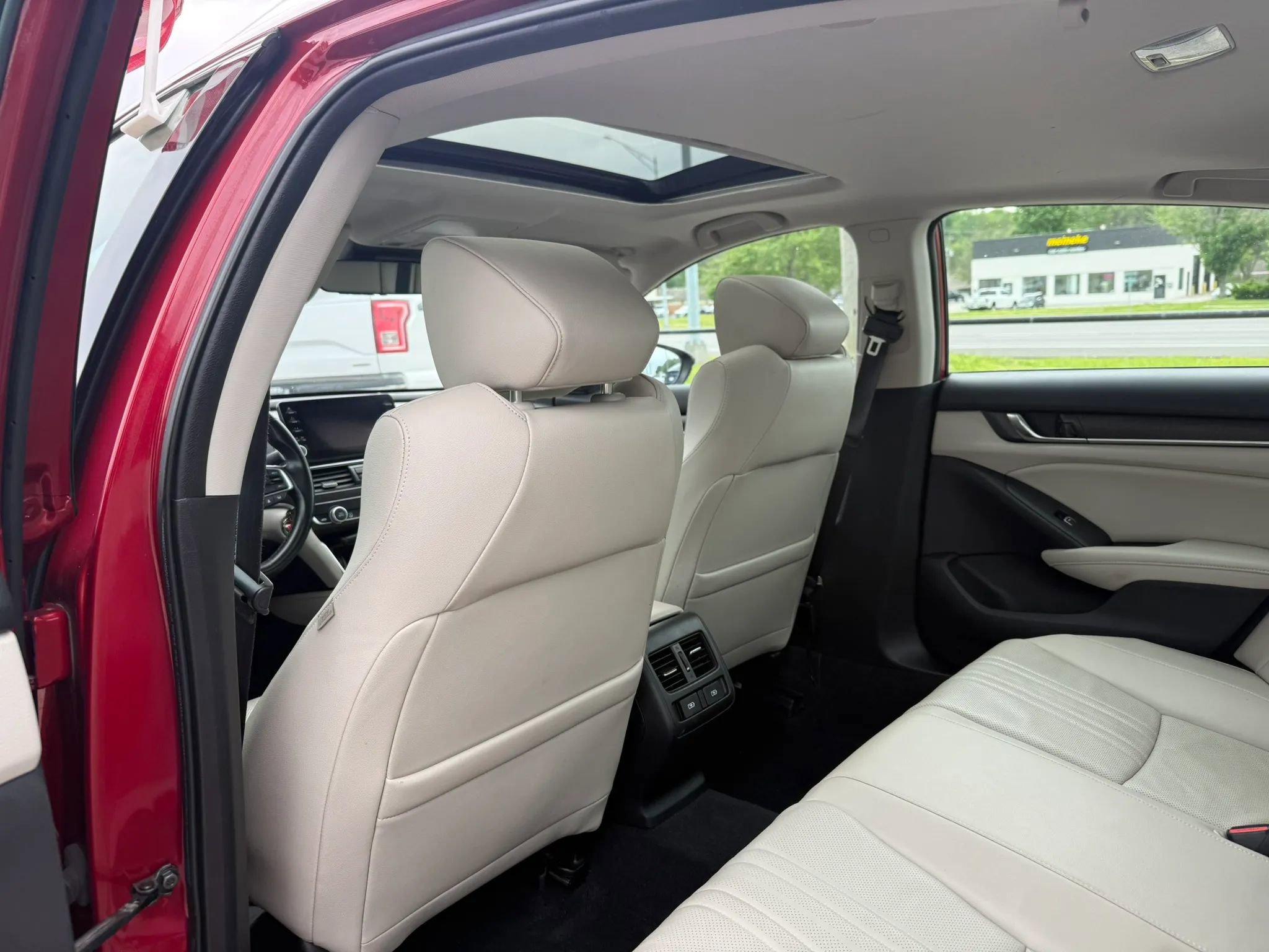 Used 2022 Honda Accord EX-L image 10