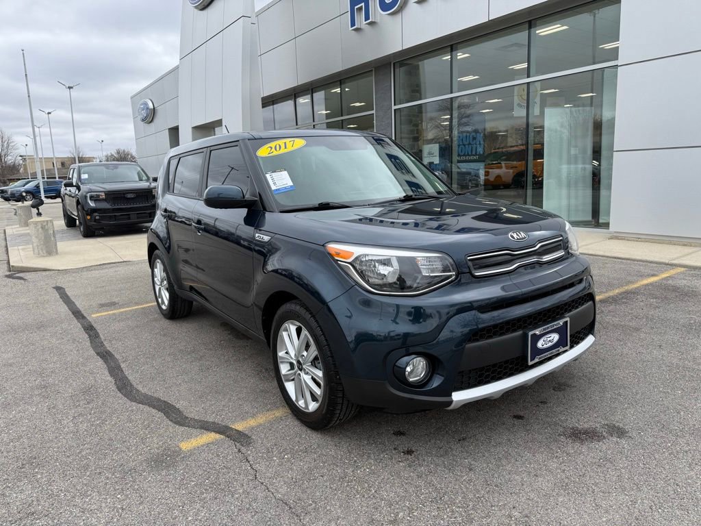 Used 2017 Kia Soul + image 33