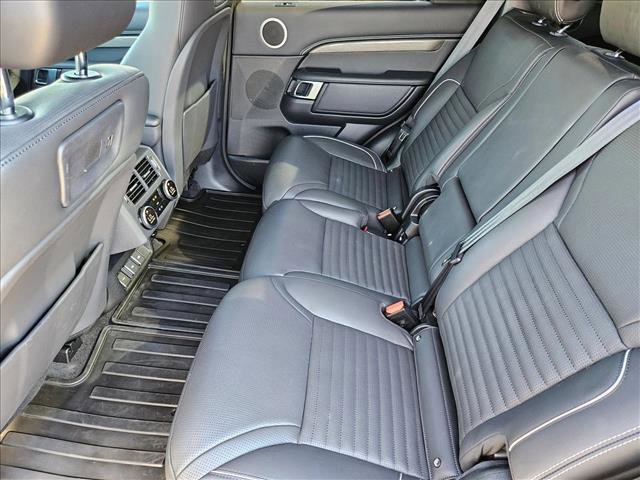 Used 2024 Land Rover Discovery Metropolitan Edition image 20