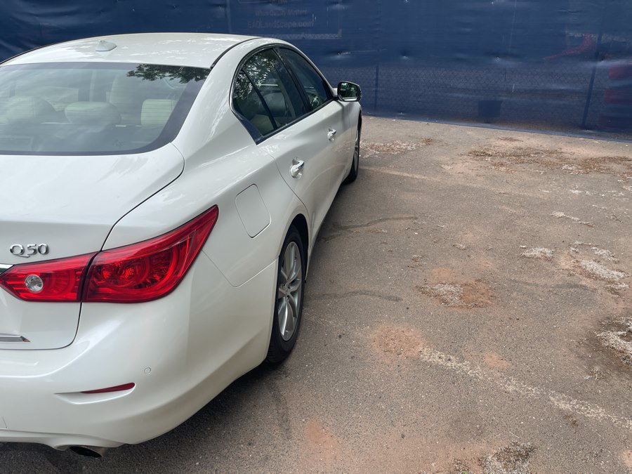 Used 2016 INFINITI Q50 3.0t Premium w/ Driver Assistance Package RWD image 32