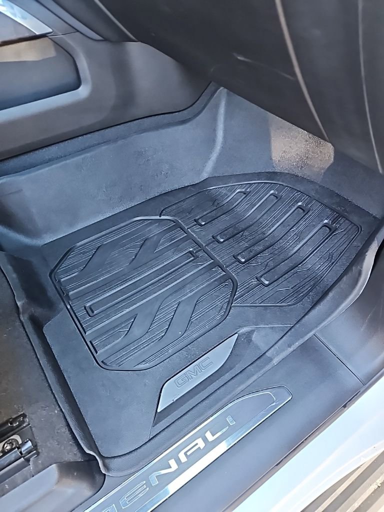 Used 2022 GMC Sierra 3500 Denali w/ Denali Ultimate Package image 16