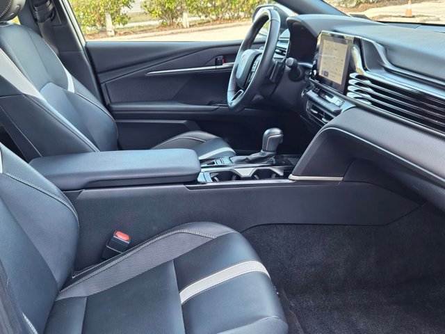 Used 2025 Toyota Camry SE w/ Convenience Package image 20