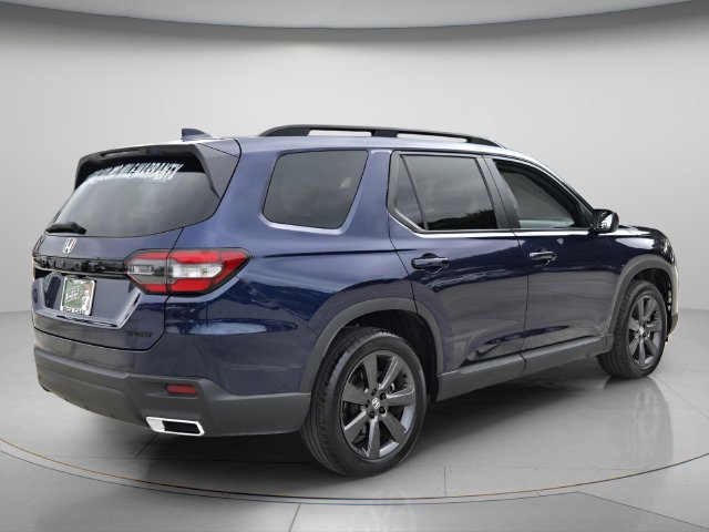 Used 2025 Honda Pilot Sport image 6