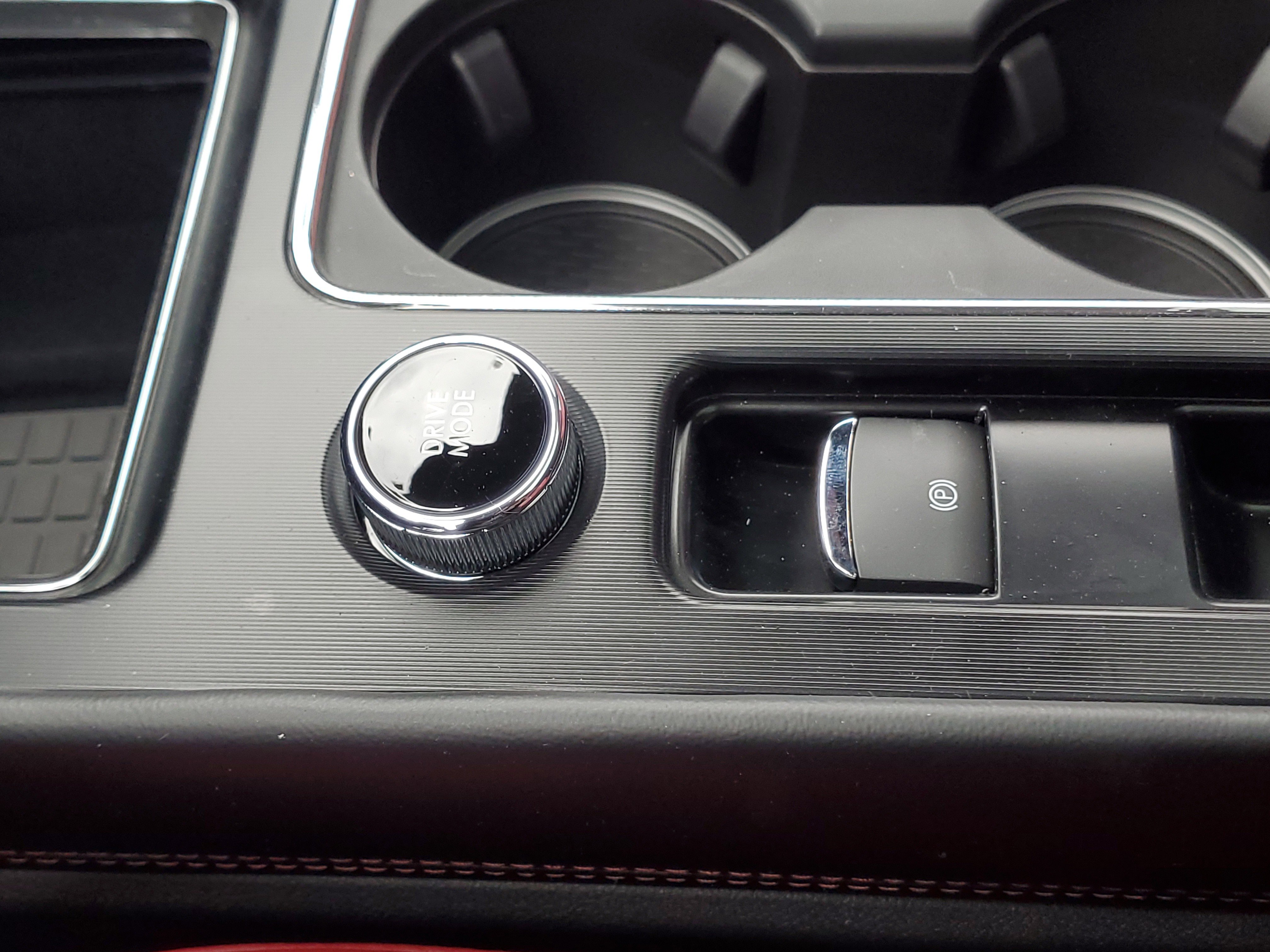 New 2025 Lincoln Corsair Reserve w/ Equipment Group 202A image 24