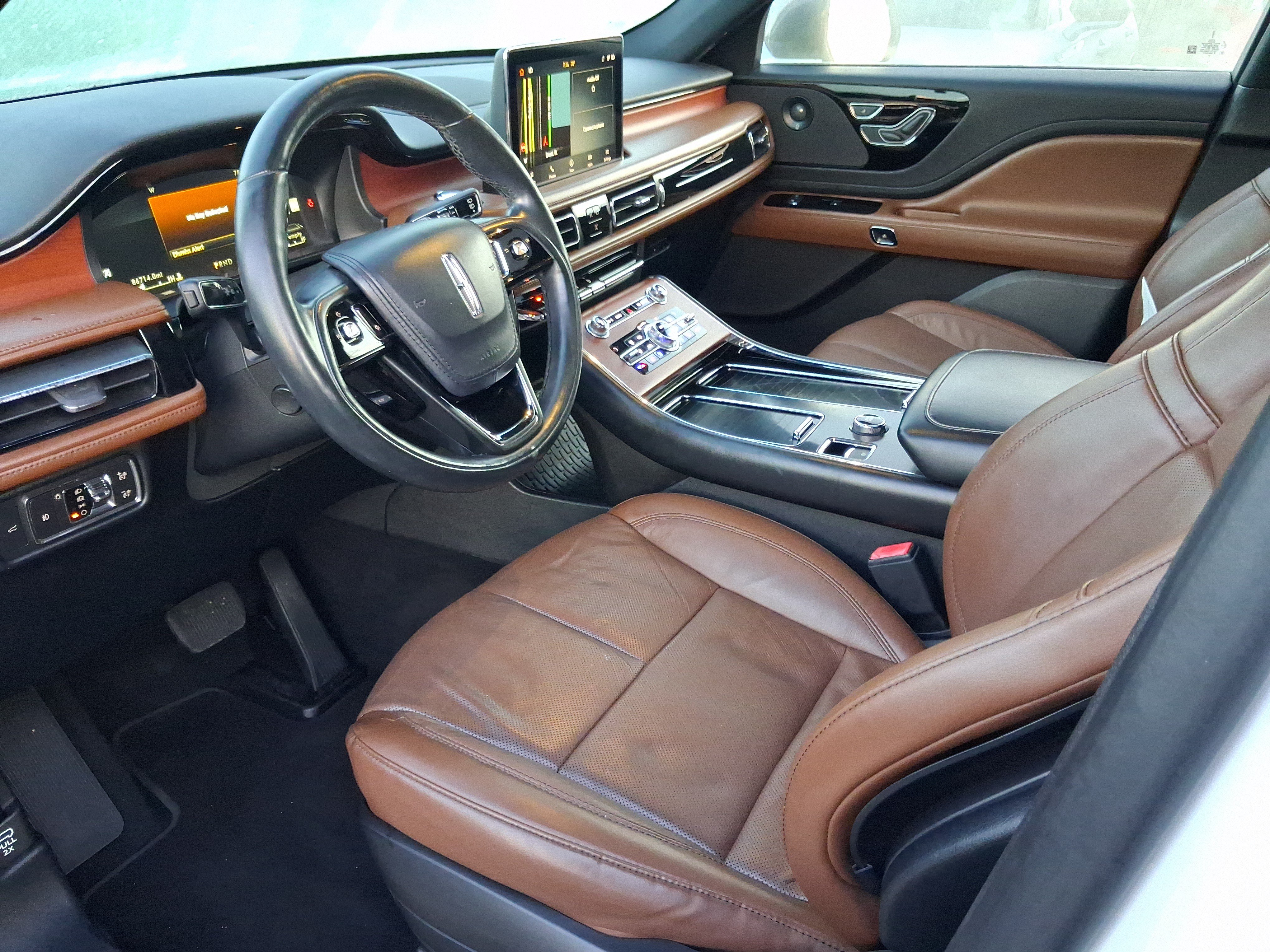 Used 2020 Lincoln Aviator Reserve w/ Equipment Group 201A RWD image 11