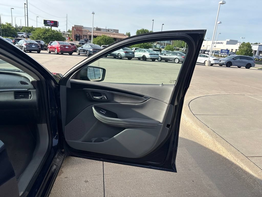 Used 2018 Chevrolet Impala LT FWD image 23