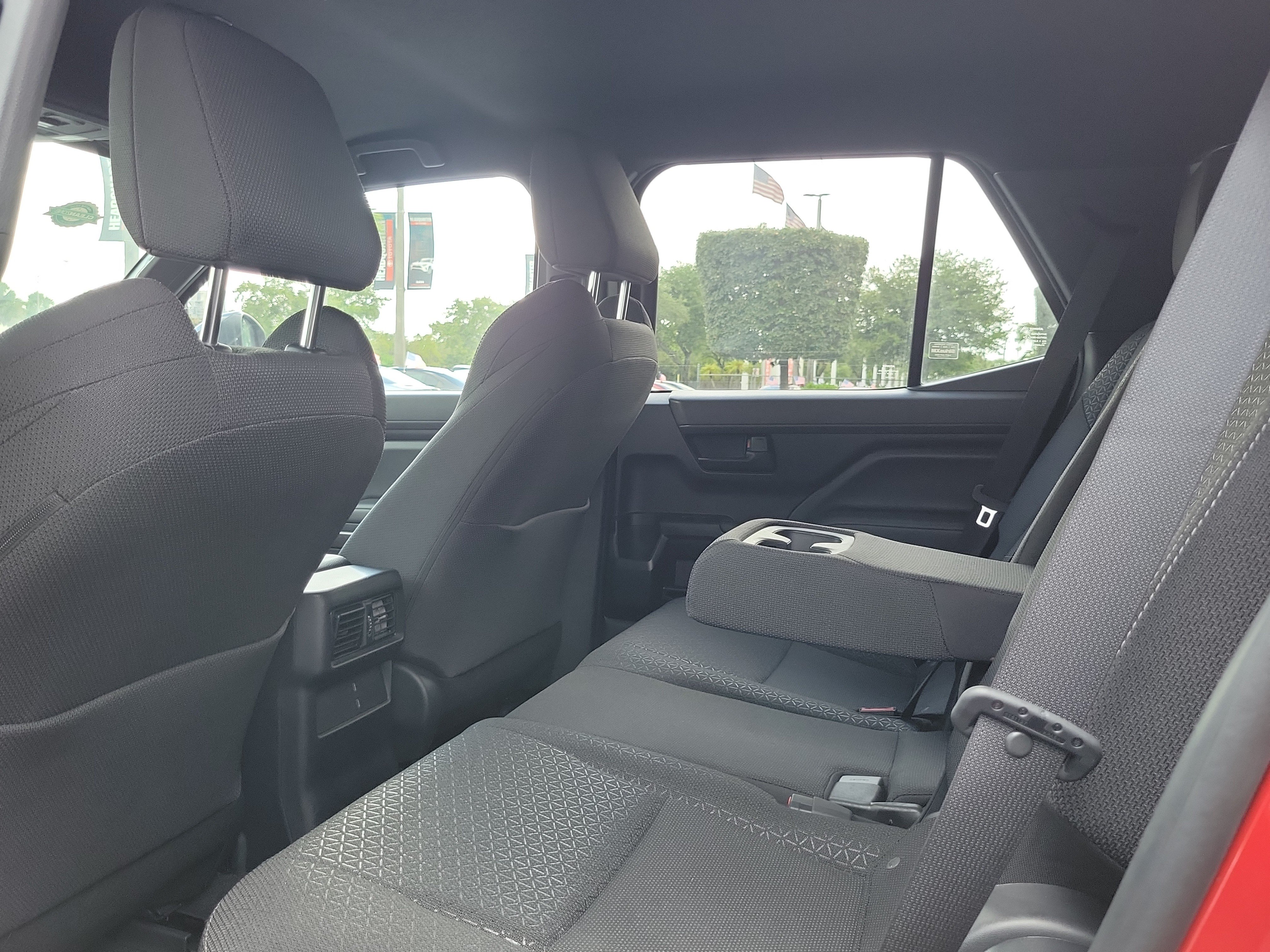 Used 2025 Toyota 4Runner SR5 AWD/4WD image 18