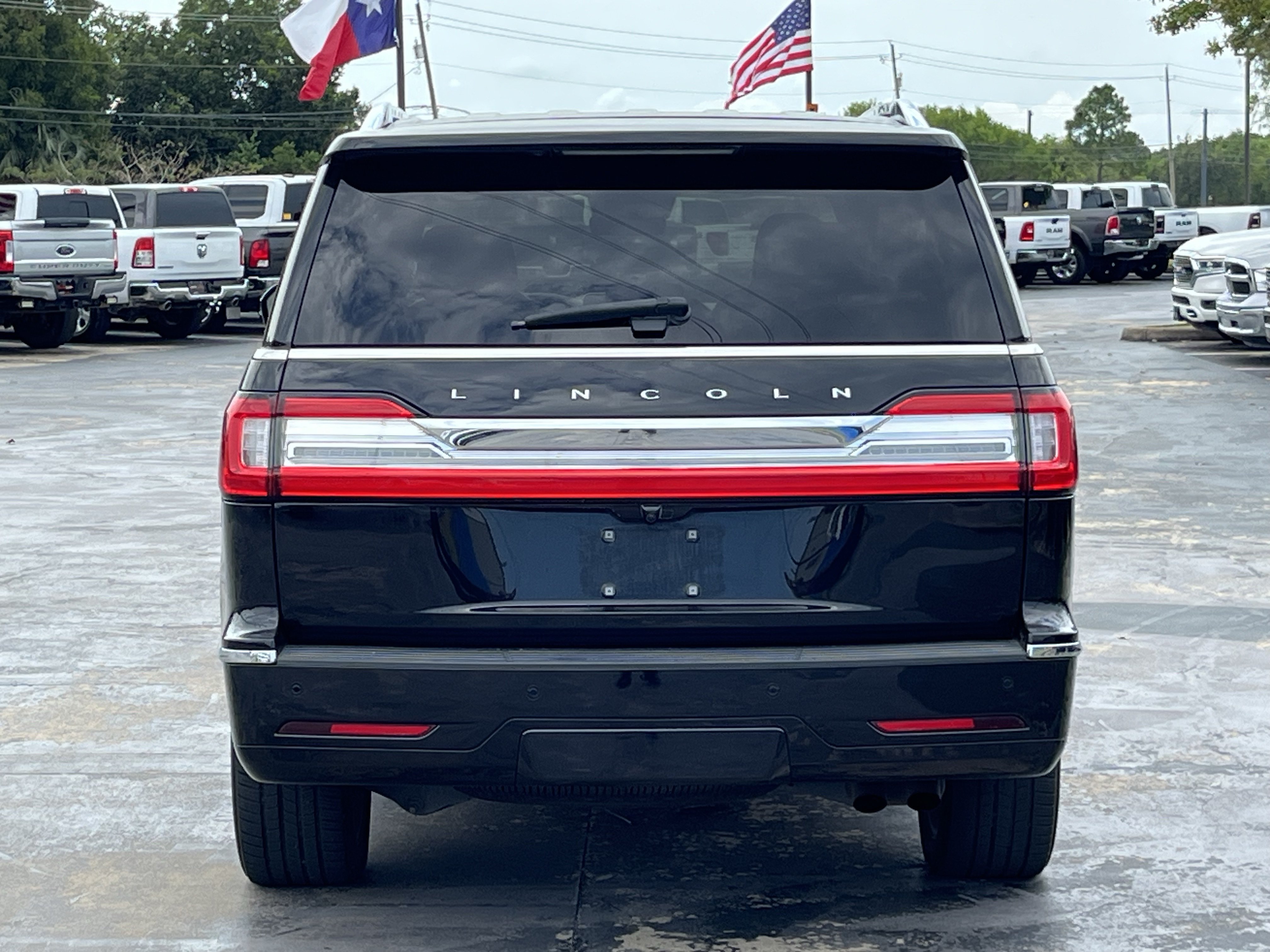 Used 2020 Lincoln Navigator Reserve w/ Equipment Group 208A Reserve RWD image 11